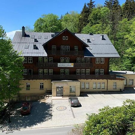 Sloneczna Hotell Miedzygorze Exteriör bild