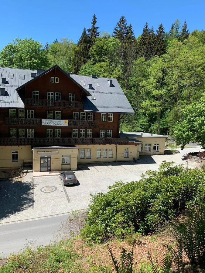 Sloneczna Hotell Miedzygorze Exteriör bild